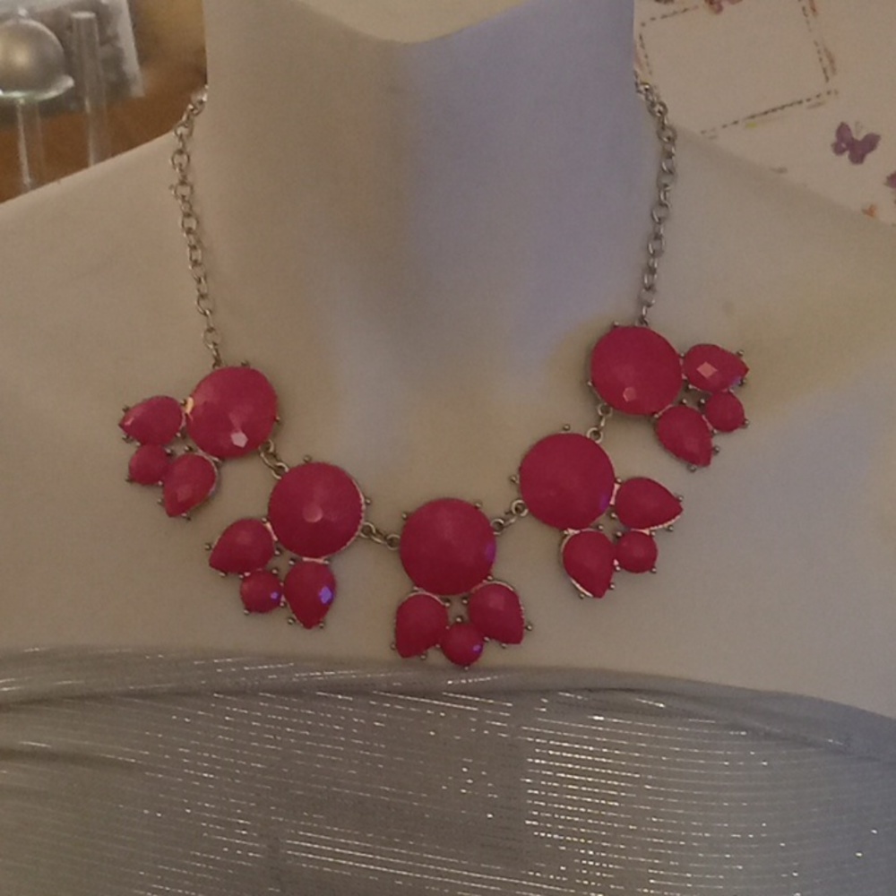 A red vintage necklace so cute